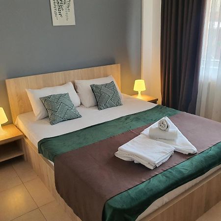 Villa Accommodation Бухарест Экстерьер фото