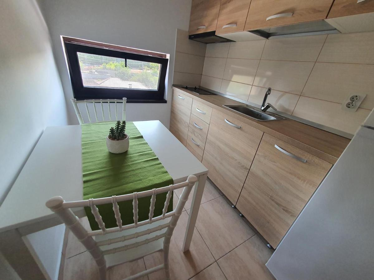 Villa Accommodation Бухарест Экстерьер фото