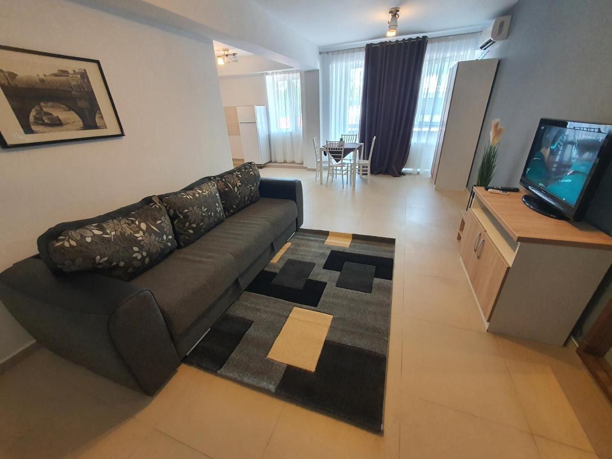 Villa Accommodation Бухарест Экстерьер фото