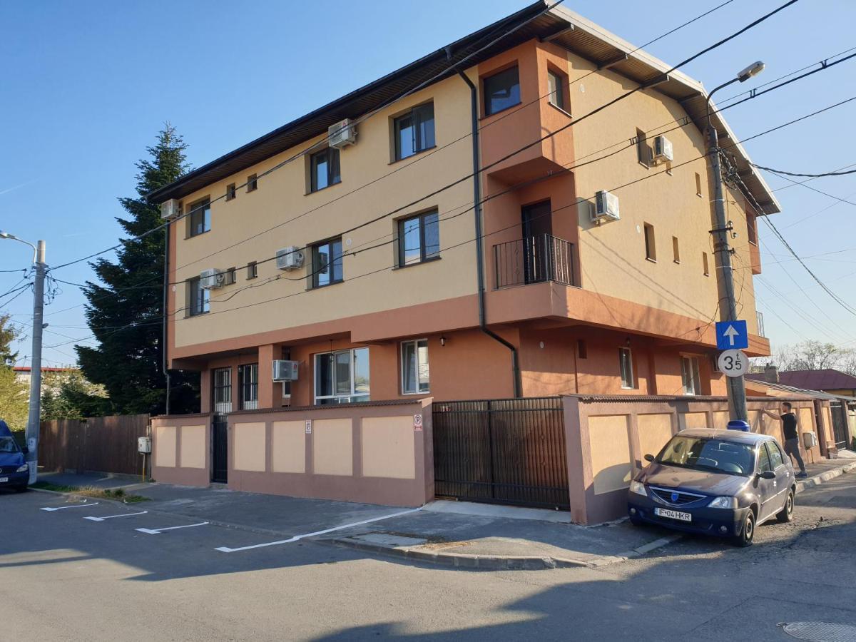 Villa Accommodation Бухарест Экстерьер фото