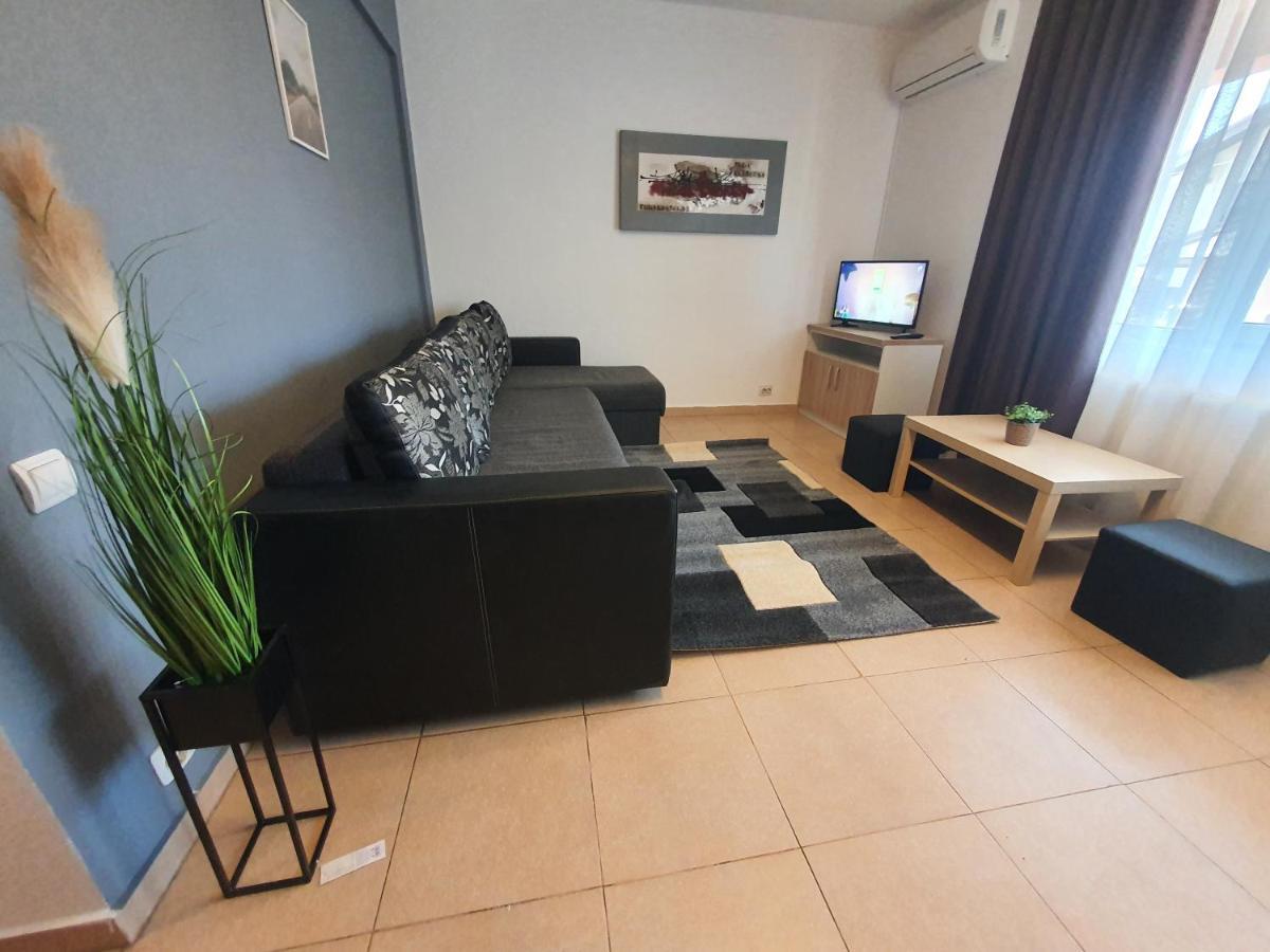 Villa Accommodation Бухарест Экстерьер фото
