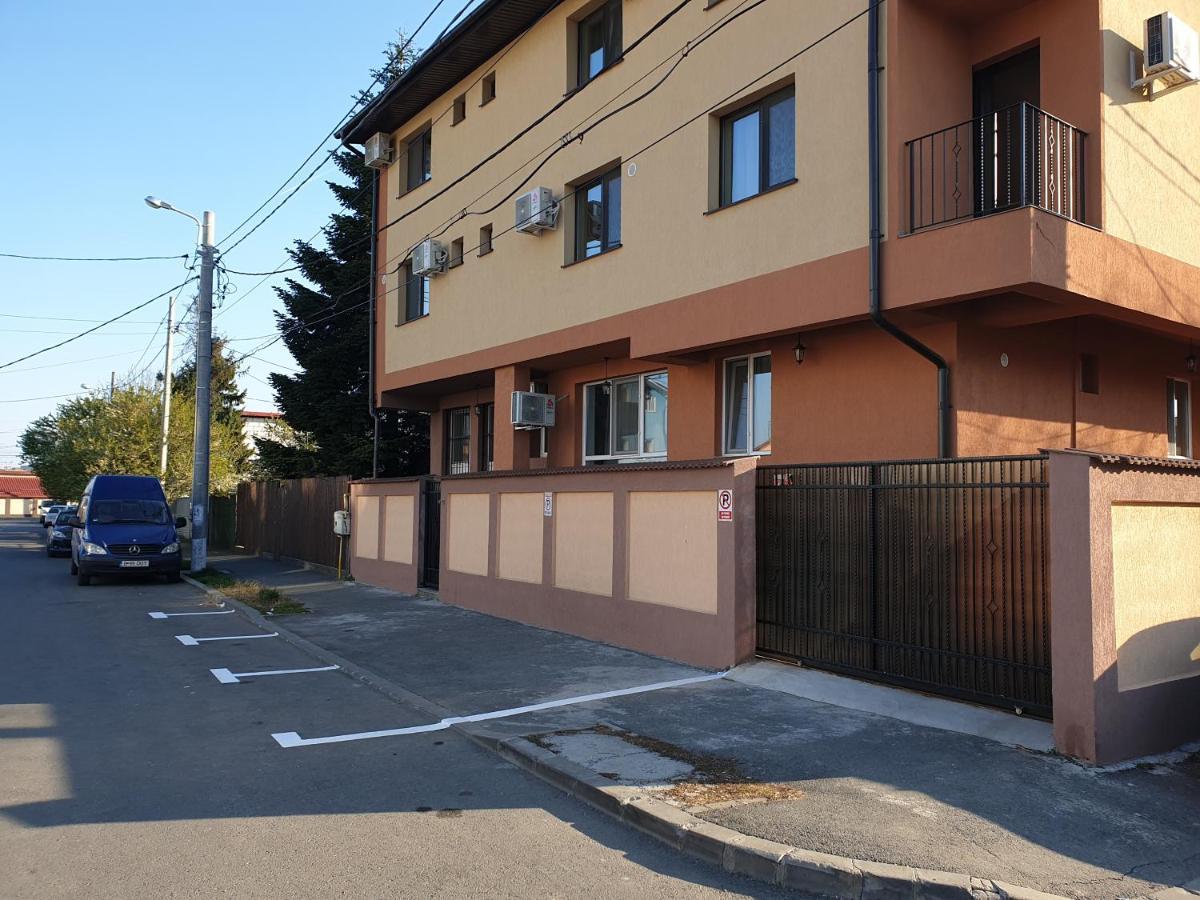 Villa Accommodation Бухарест Экстерьер фото