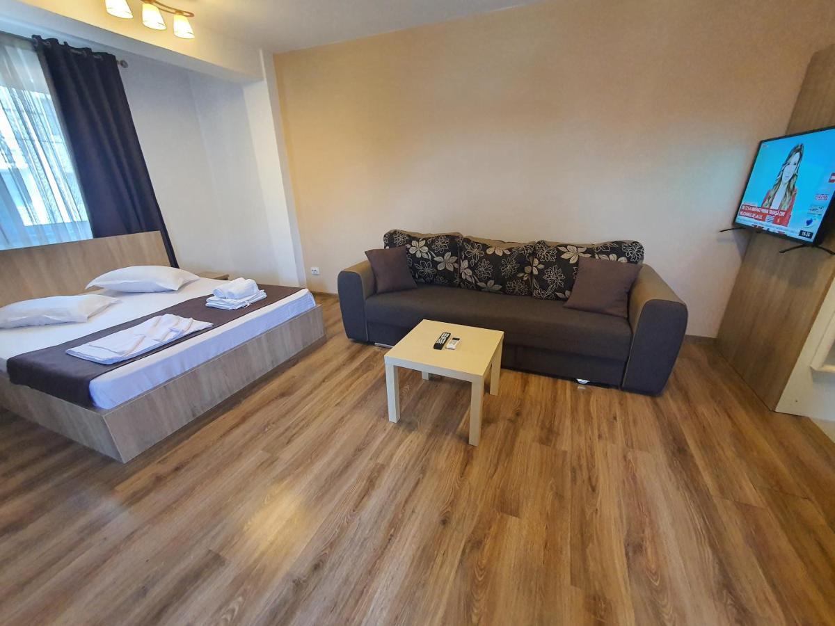 Villa Accommodation Бухарест Экстерьер фото