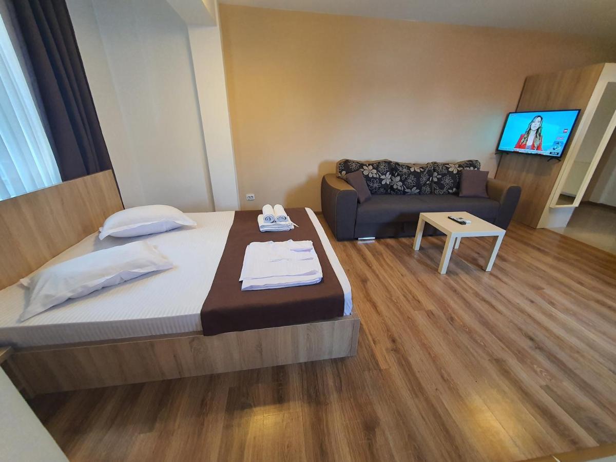 Villa Accommodation Бухарест Экстерьер фото